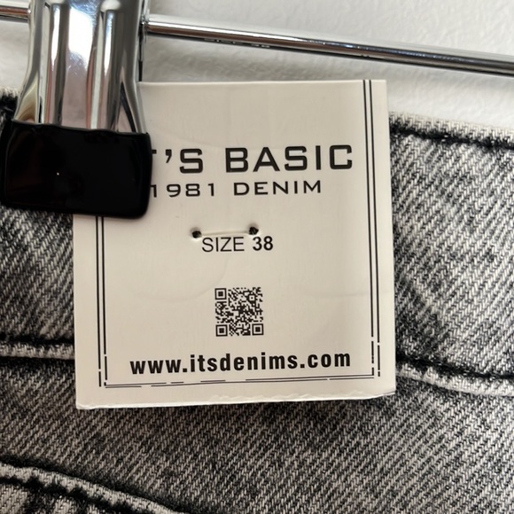 NWT! It’s Basic Gray Acid Wash Distressed Mini Skirt M - Picture 9 of 10